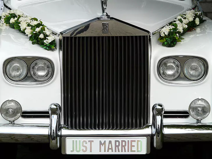 rolls-royce-wedding-car-in-dubai