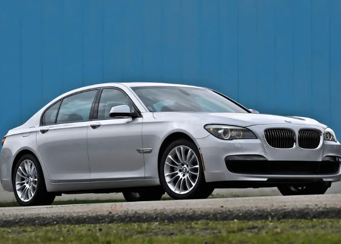 bmw 7 series car- available for rent in dubai in premium prices