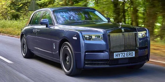 Rolls-Royce Phantom- one of top car for wedding